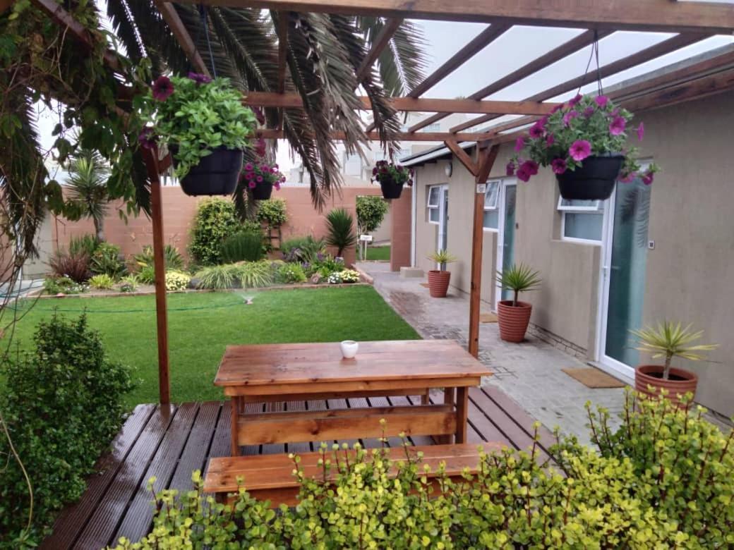 The Mole Guesthouse Swakopmund Esterno foto